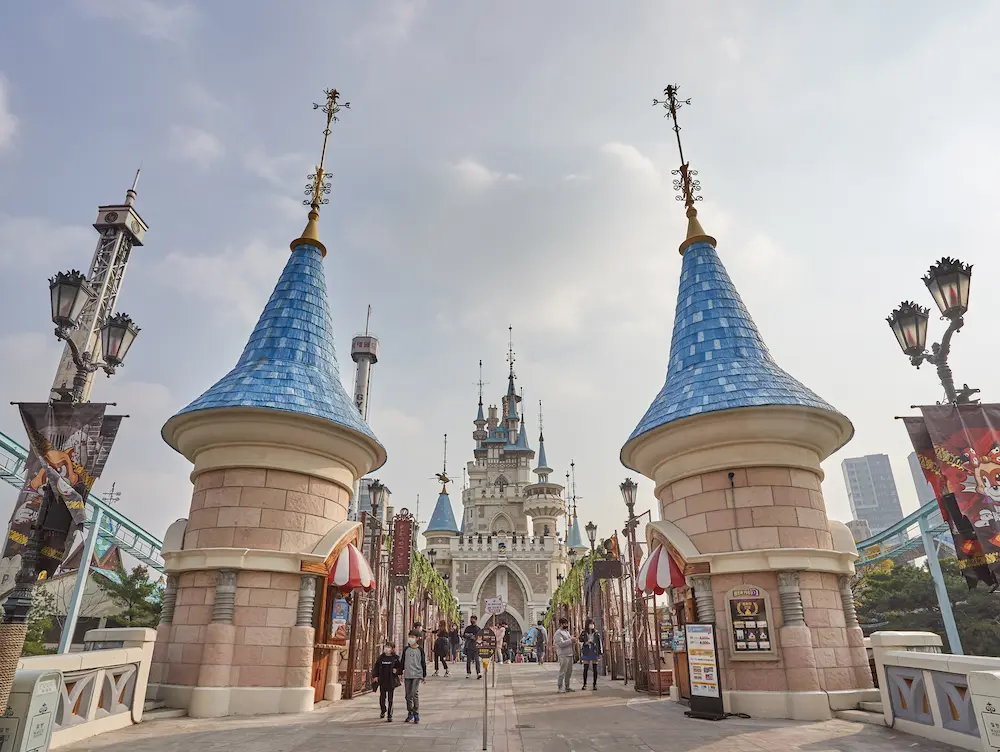 <span style="color: #e63e62">[4Seasons]</span> Lotte World Theme Park