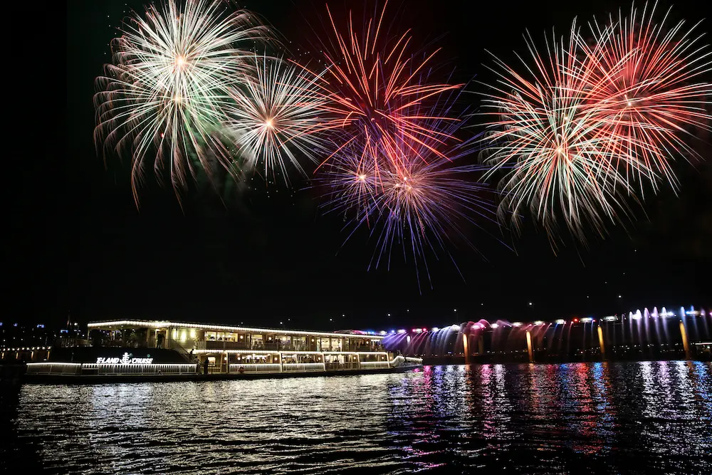 <span style="color: #e63e62">[4Seasons]</span> Han River Cruise