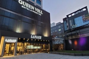 3_queenvell